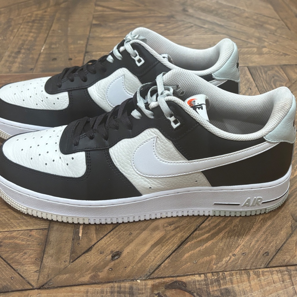 Nike Air Force 1 ‘07 Low LV8 “Split-Black”